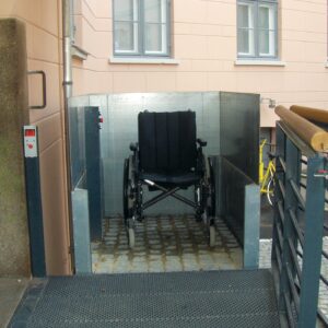 SLP model B - Platform lift