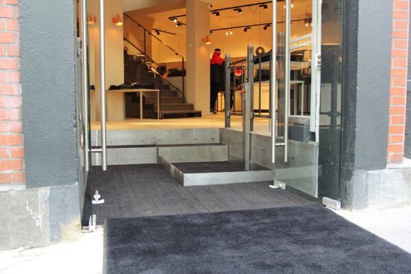 LP8 Platform lift