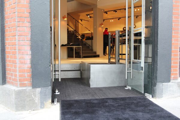 LP8 Platform lift