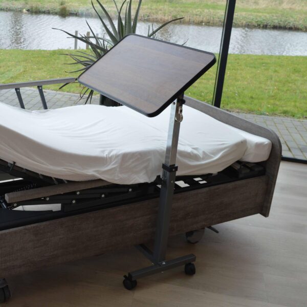 Pepe Mobility Bedtafel met medische wielen, verstelbaar, maaltijddienblad, robuuste structuur, medisch bed, ziekenhuis, gehandicapten